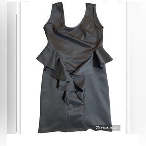 JI❤️
Beautiful coctail dress Size Small